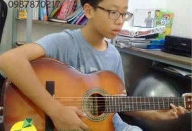 Tìm gia sư dạy đàn Guitar tại Hà Nội