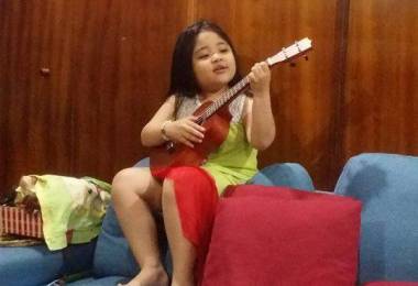 Tìm giáo viên dạy kèm đàn Guitar tại nhà